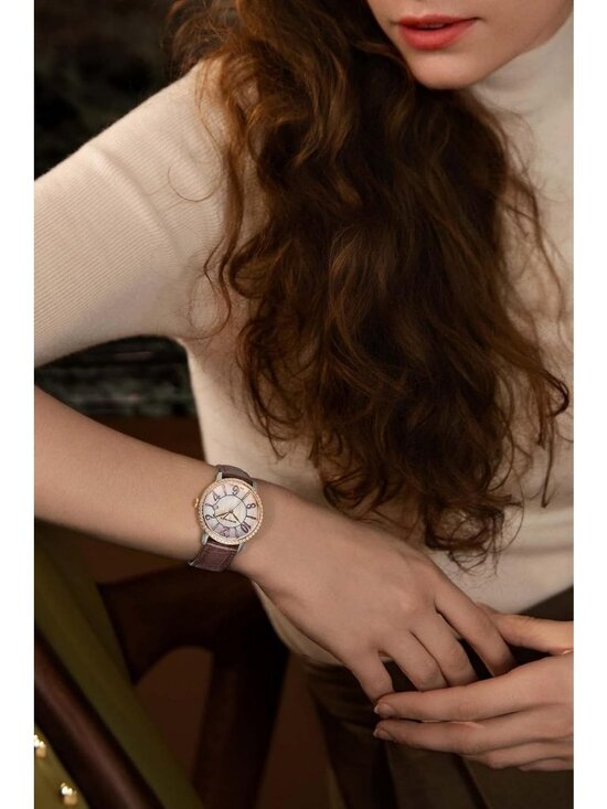 Women\'s Brown Dainty Watch Mother of Pearl Dial Leather Strap Quartz Wrist Watch